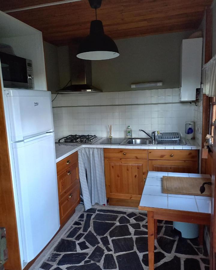 Ma Cabane Au Bord Du Lac Neuvic  Екстериор снимка