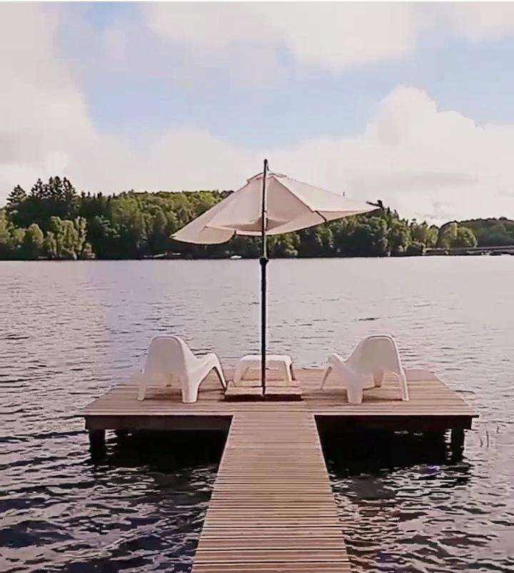 Ma Cabane Au Bord Du Lac Neuvic  Екстериор снимка